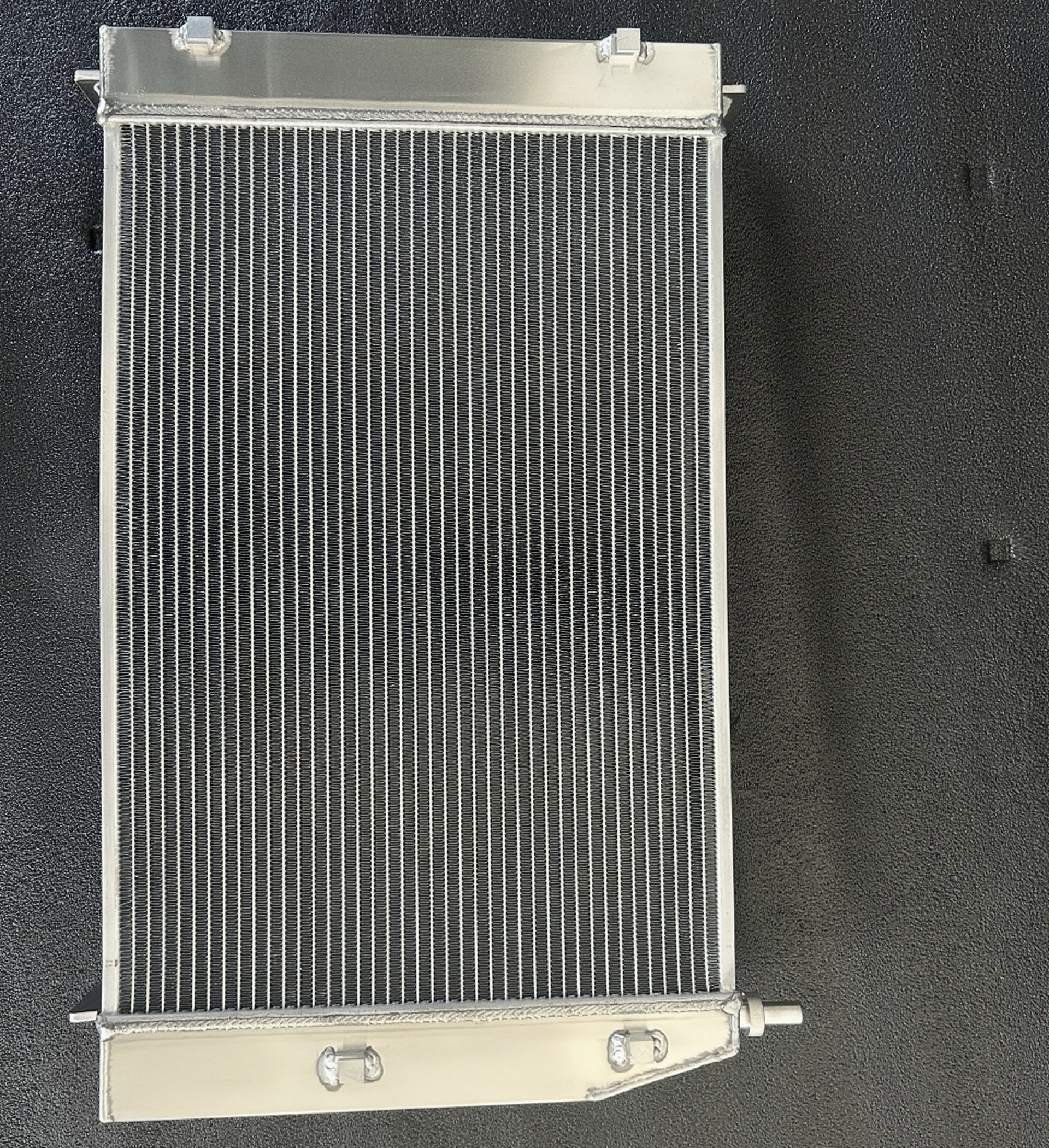 CAR Radiator သည် မည်သို့အလုပ်လုပ်သနည်း။