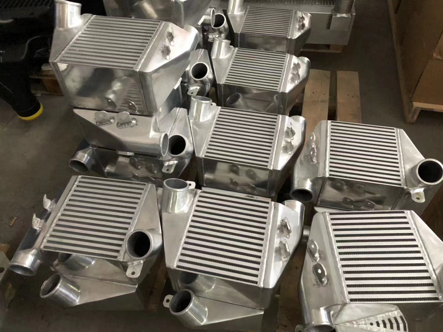ကားပြုပြင်မွမ်းမံမှုများတွင် intercoolers များ၏အားသာချက်များနှင့်အားနည်းချက်များ